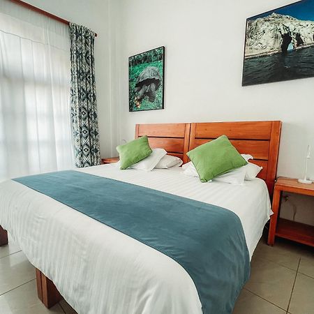 Hotel Albemarle Puerto Villamil Exterior photo