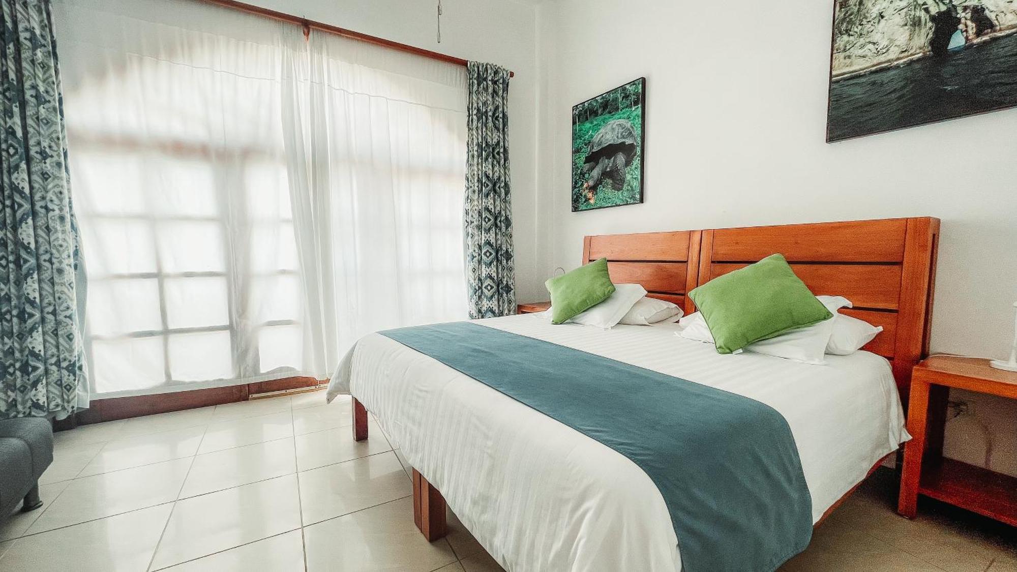 Hotel Albemarle Puerto Villamil Exterior photo