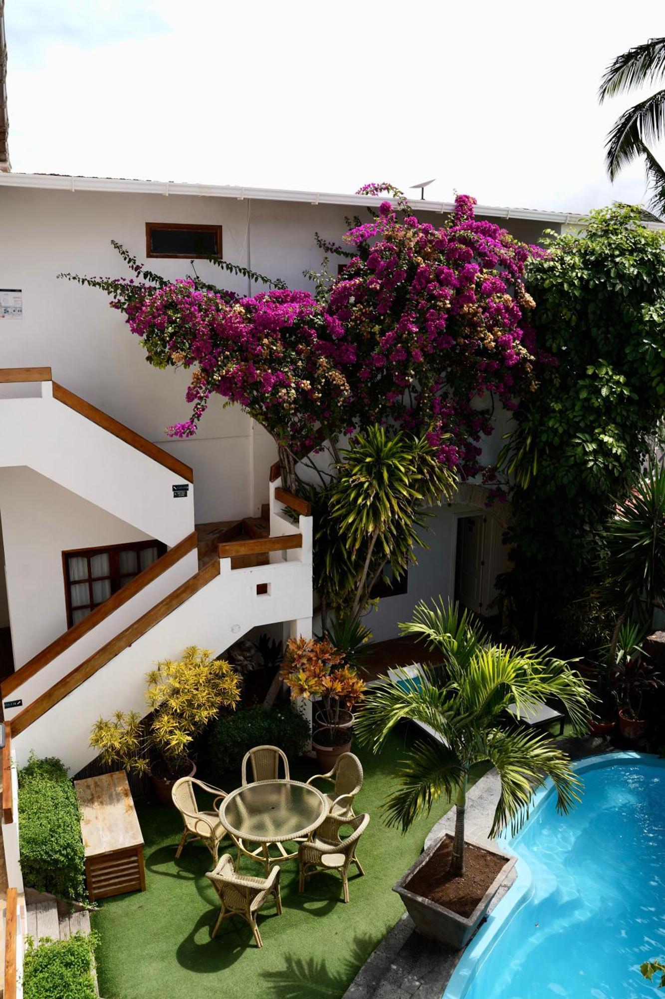 Hotel Albemarle Puerto Villamil Exterior photo